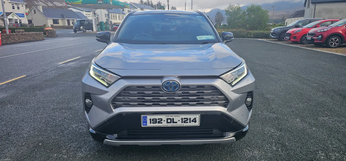 Toyota RAV4 2.5 Hybrid AWD-i Sol 2019 - Image 2
