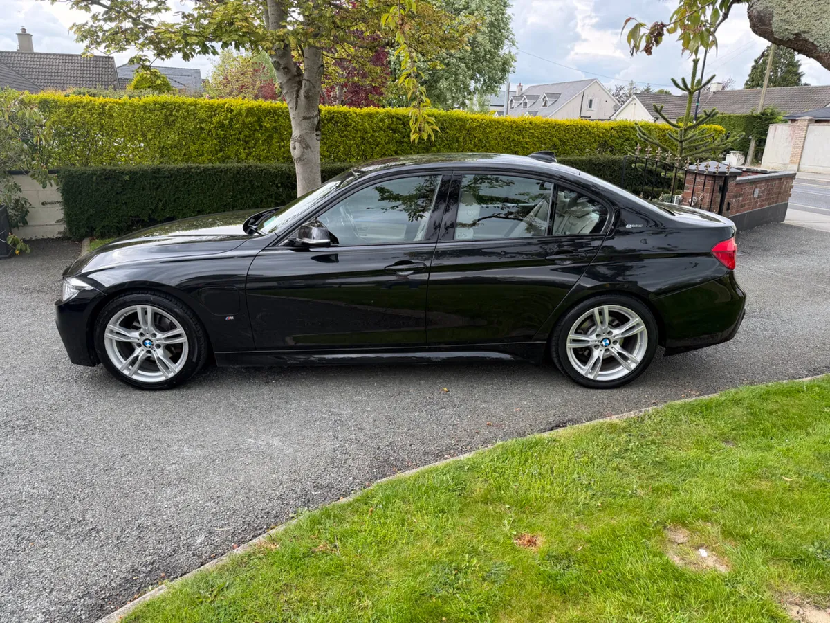 2017 BMW 330e M sport, hybrid battery 91.7% - Image 1
