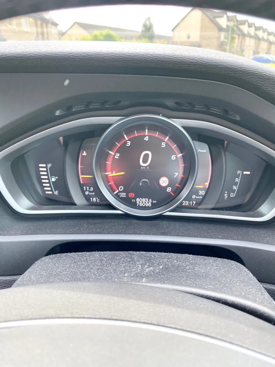 Volvo V40 Automatic T3 Low mileage 2017 New NCT - Image 2