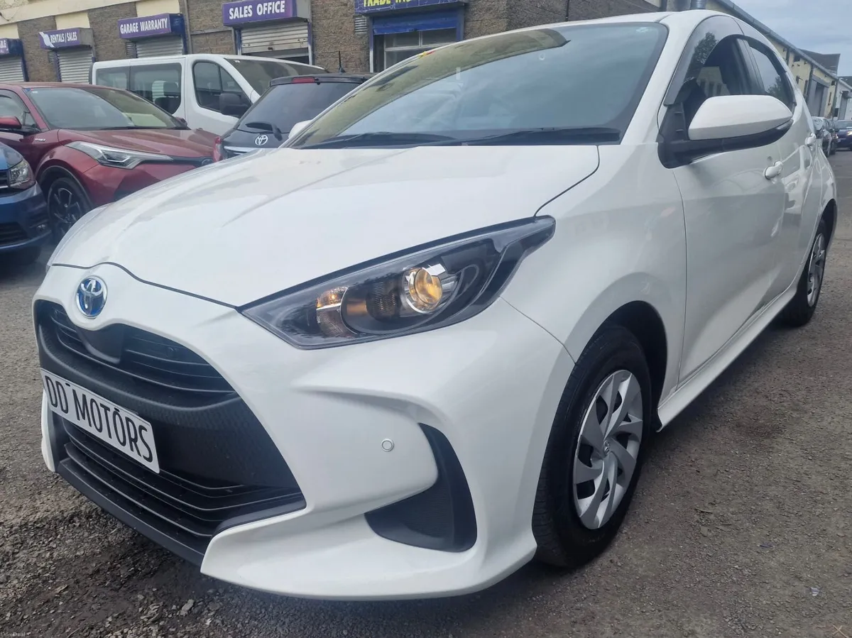 Toyota Yaris 2020 1.5 self charging hybrid - Image 3