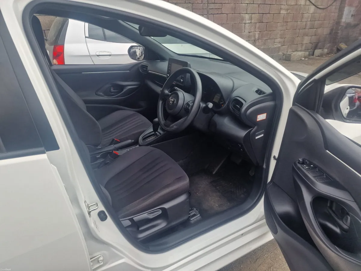 Toyota Yaris 2020 1.5 self charging hybrid - Image 5