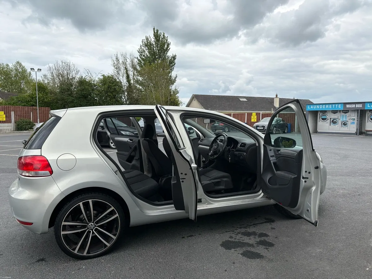 Volkswagen Golf - Image 4