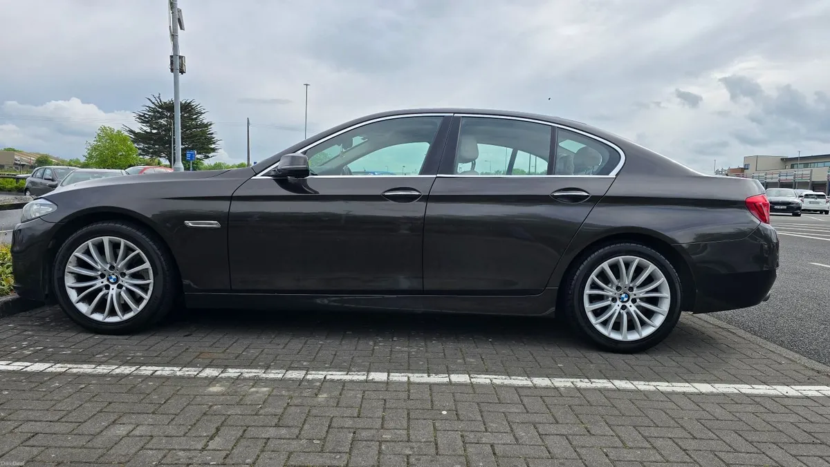BMW 5-Series 2014 - Image 2