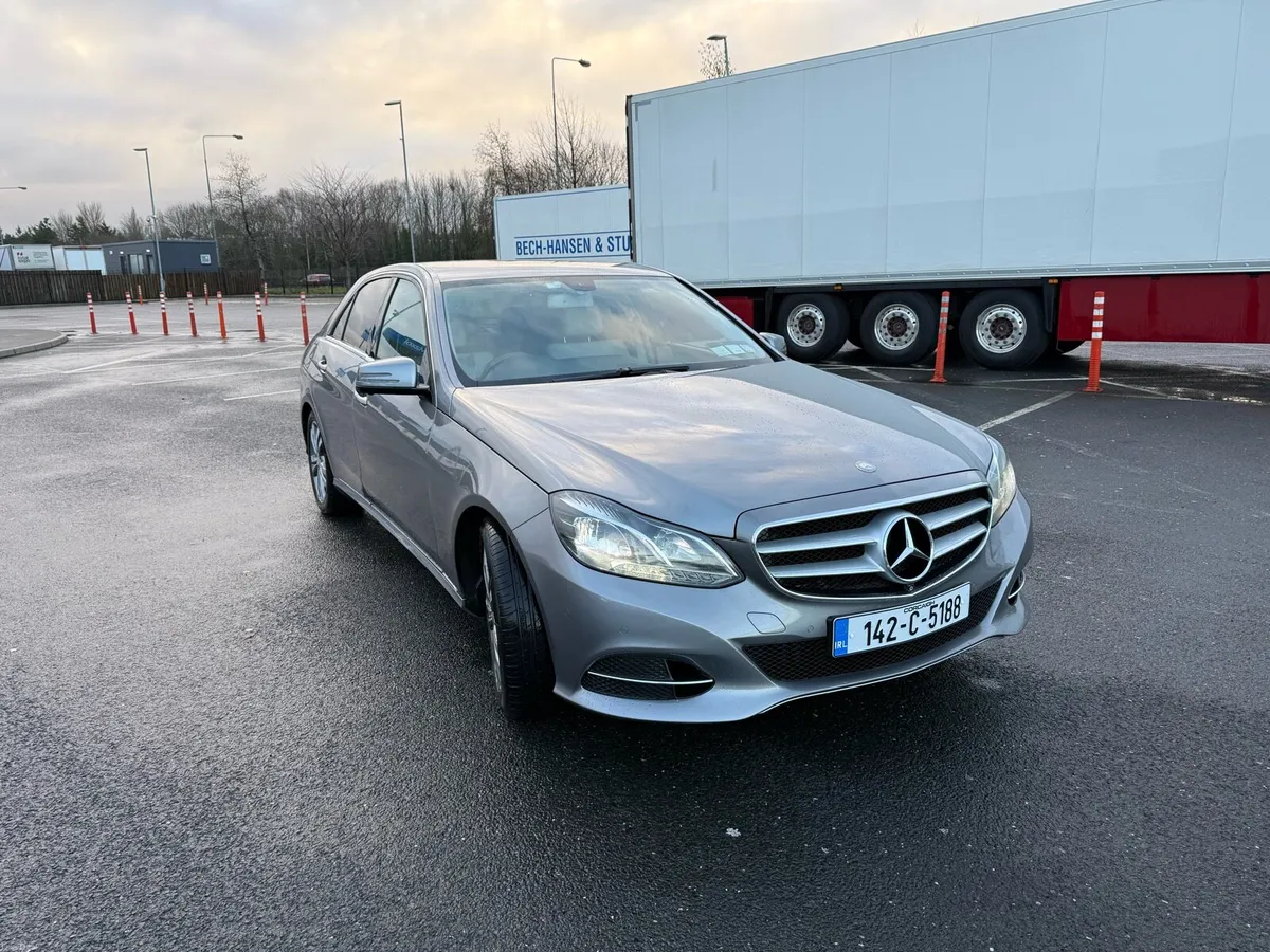 Mercedes E212 - Image 1