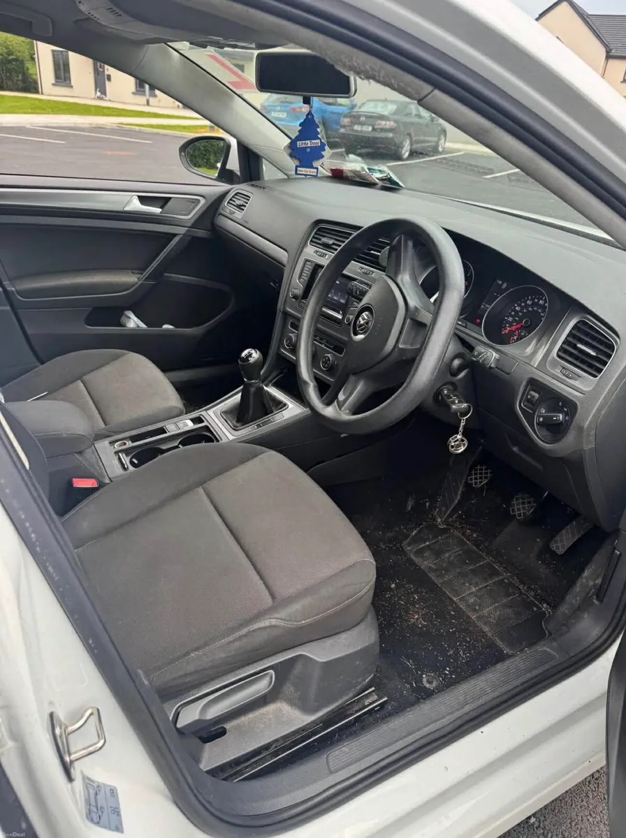 Volkswagen Golf - Image 4