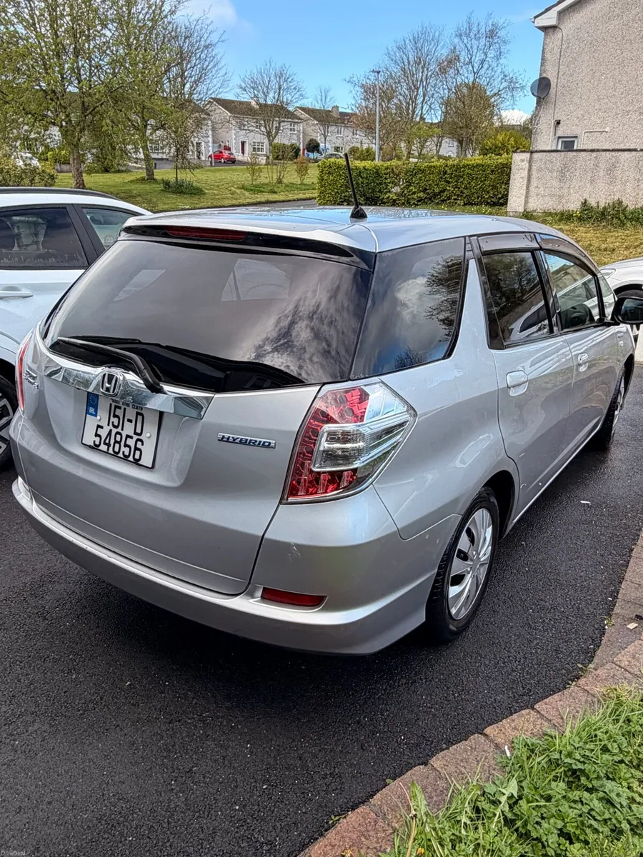 Honda Shuttle Hybrid - Image 4
