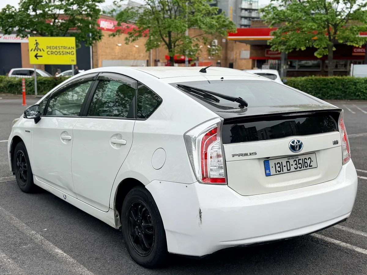 2013 Toyota Prius 1.8 Petrol Hybrid - Image 3