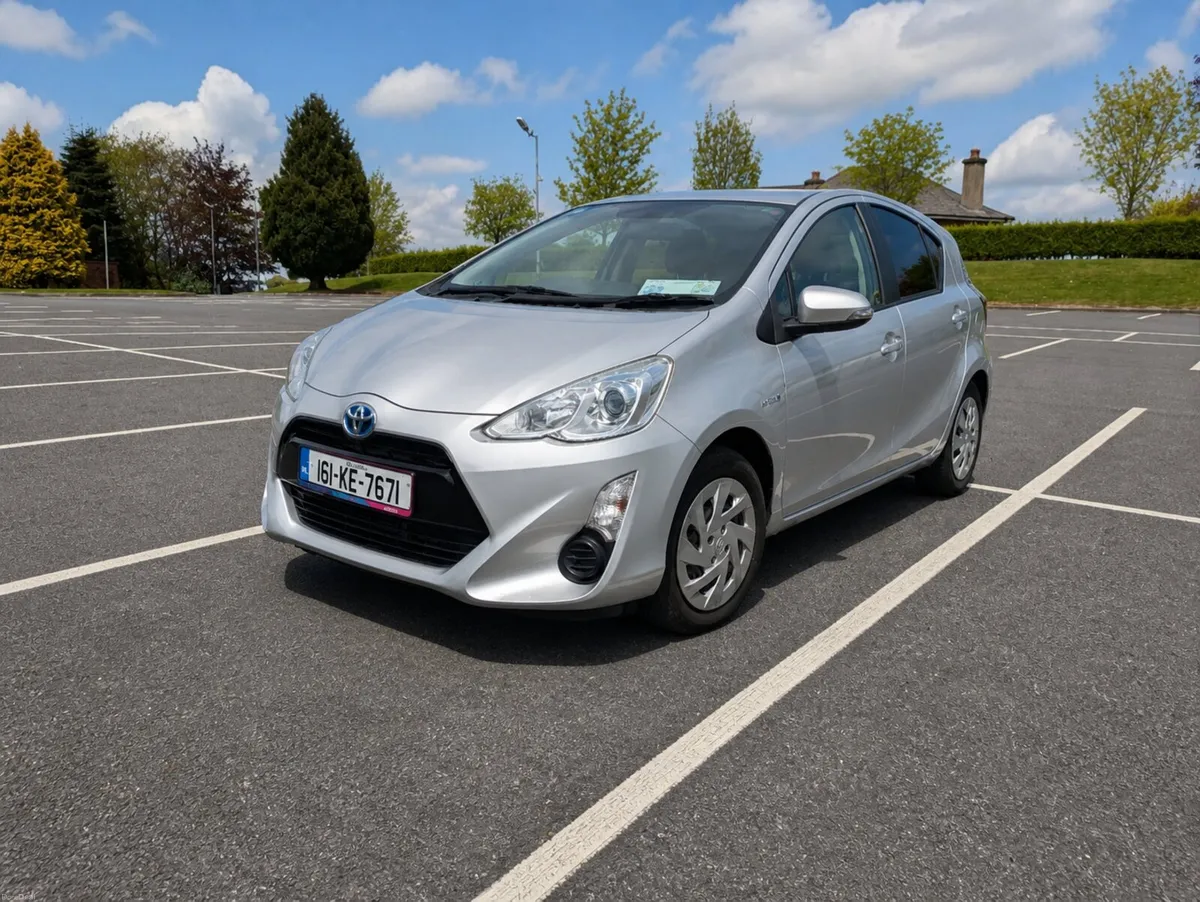 Toyota Aqua 2016 Hybrid - Image 2