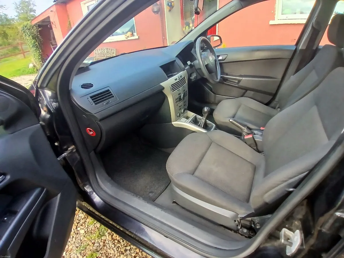 Vauxhall Astra 2008 Petrol low mileage - Image 1