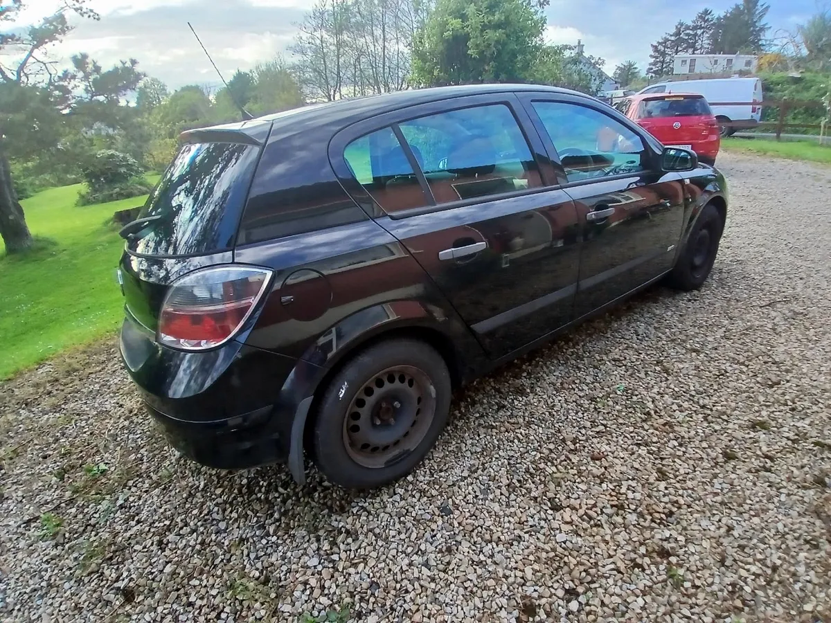 Vauxhall Astra 2008 Petrol low mileage - Image 4