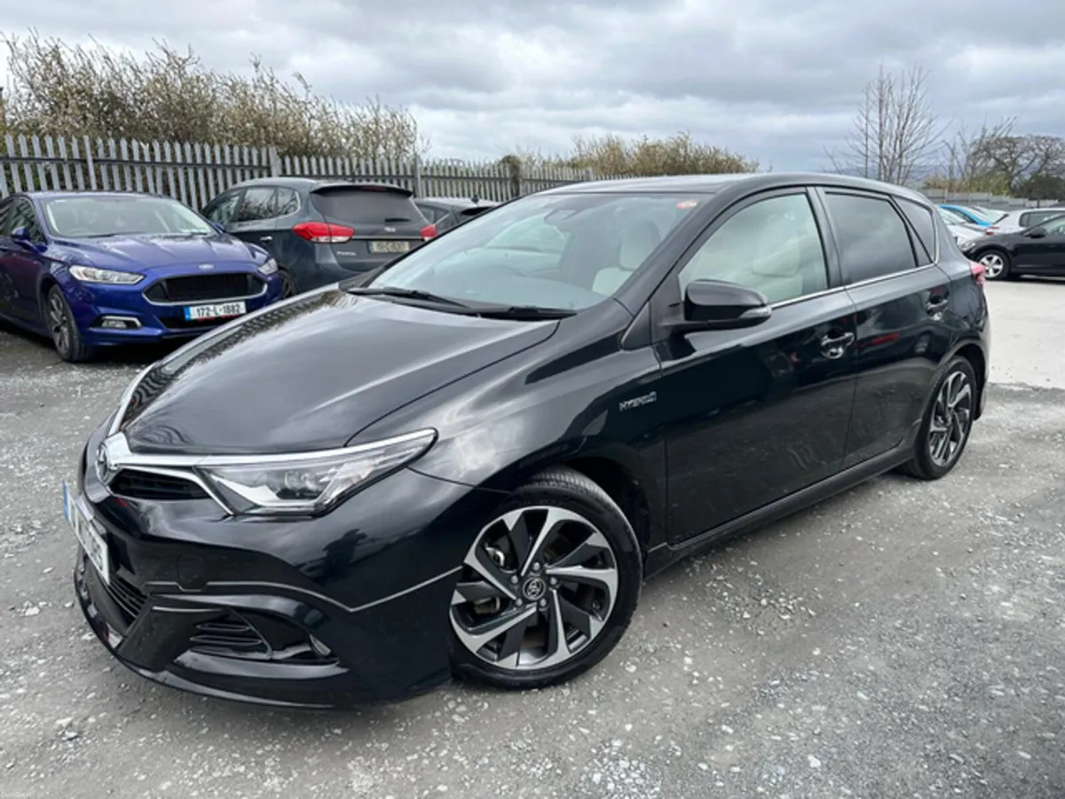 Toyota Auris 1.8L Automatic Petrol Hybrid Low Mile - Image 2