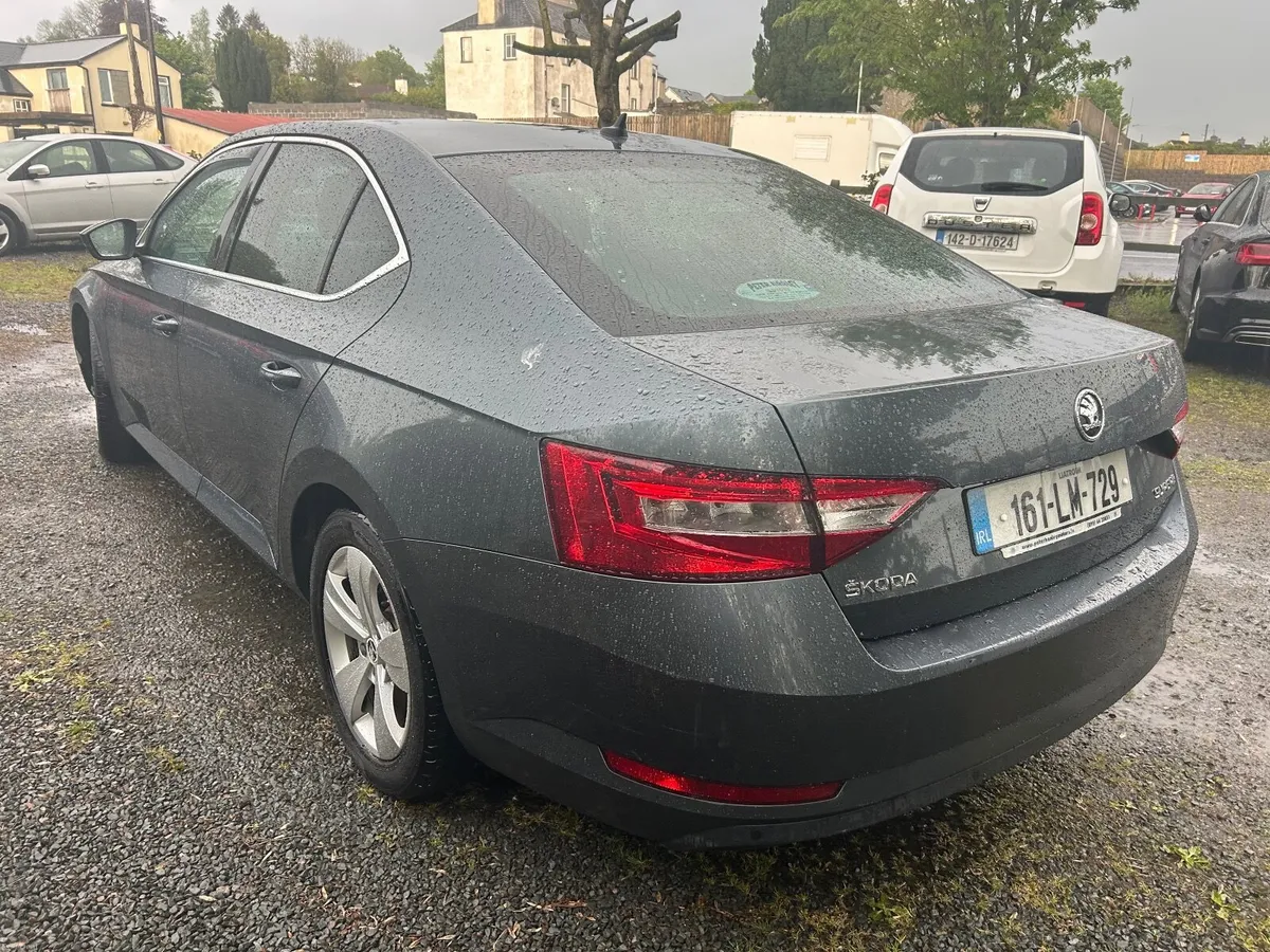 2016 Skoda Superb 2 liter diesel 6 speed - Image 4