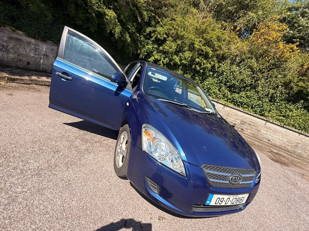 Kia Ceed 1.4 petrol - Image 1