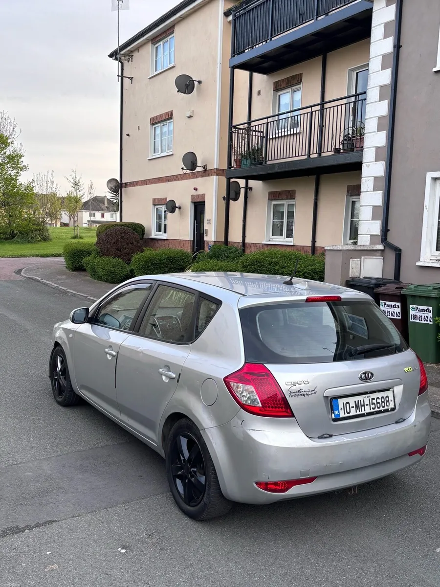 Kia ceed 2010 1.6 disesl €1300 - Image 4