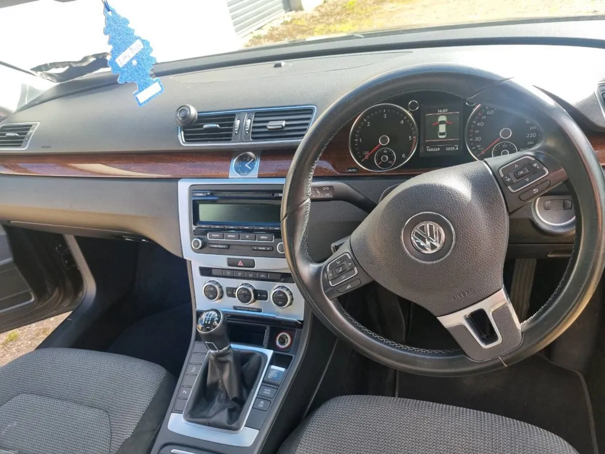 Volkswagen Passat 141 - Image 3