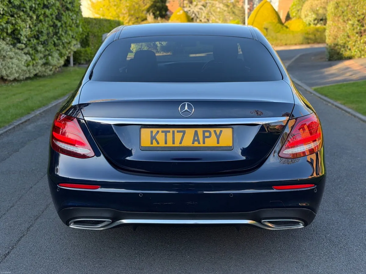 MERCEDES-BENZ E220 AMG LINE 9G-TRONIC SEMI-AUTO - Image 4
