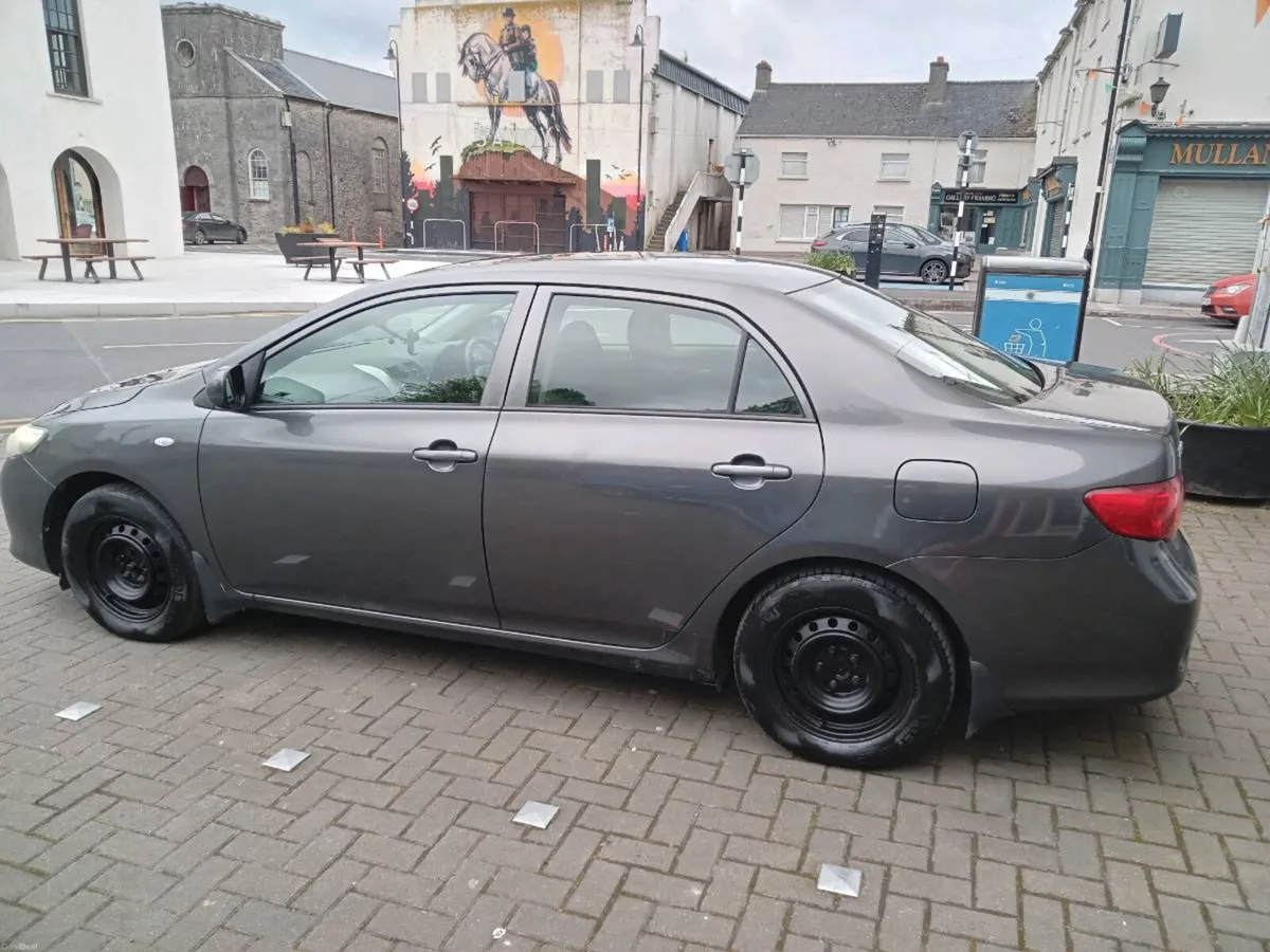 Toyota corolla - Image 2