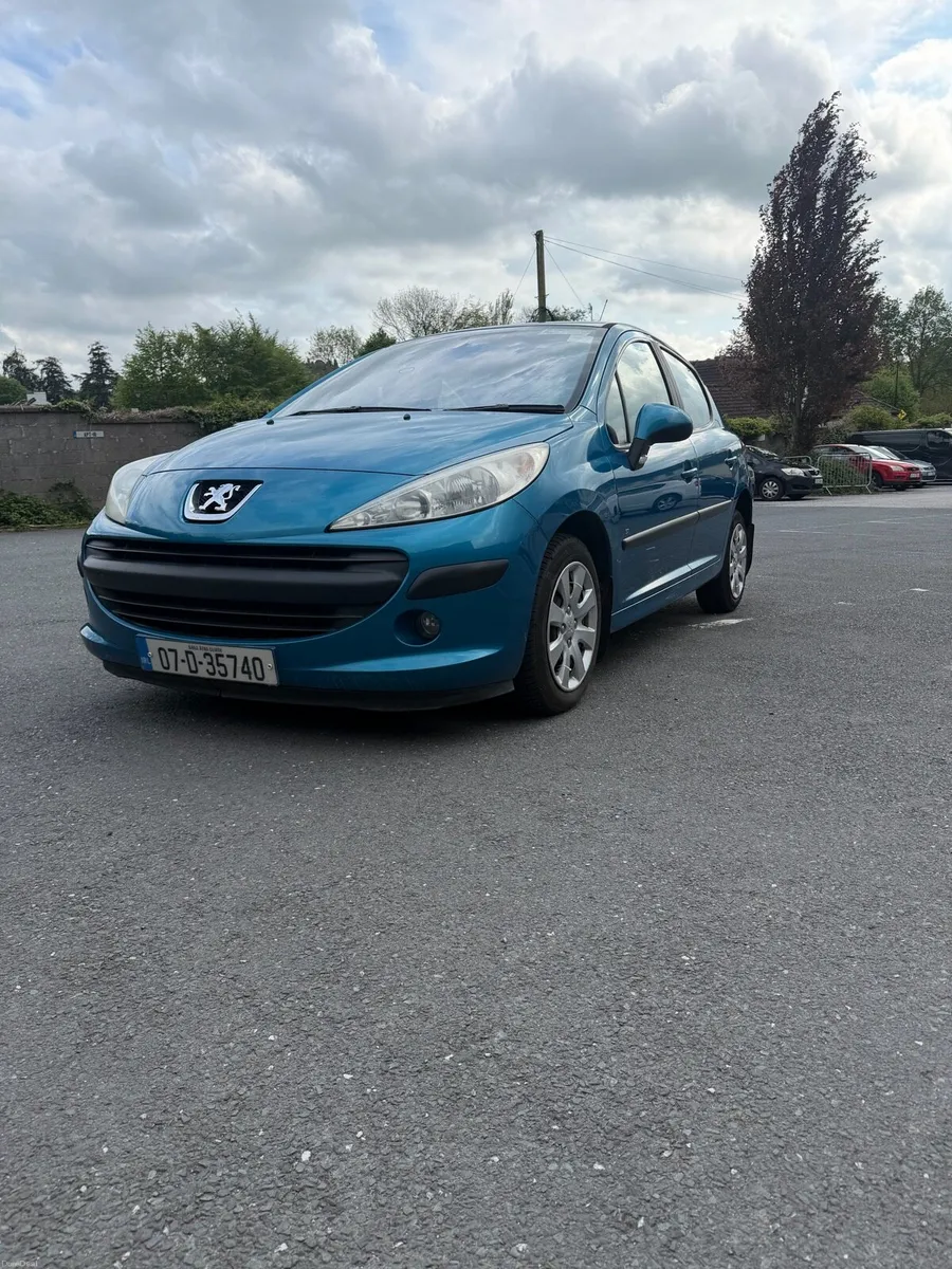 Car - Image 1