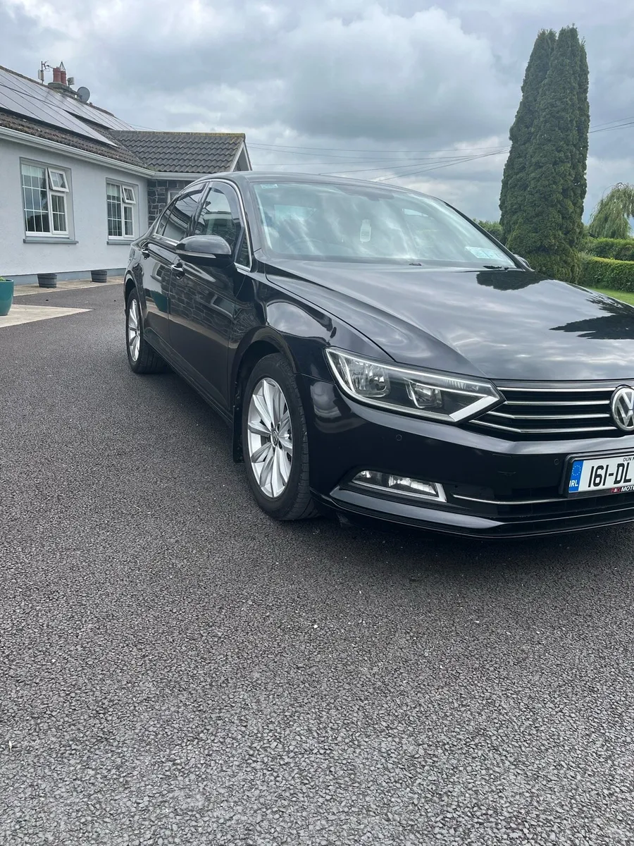 2016 Volkswagen Passat - Image 2