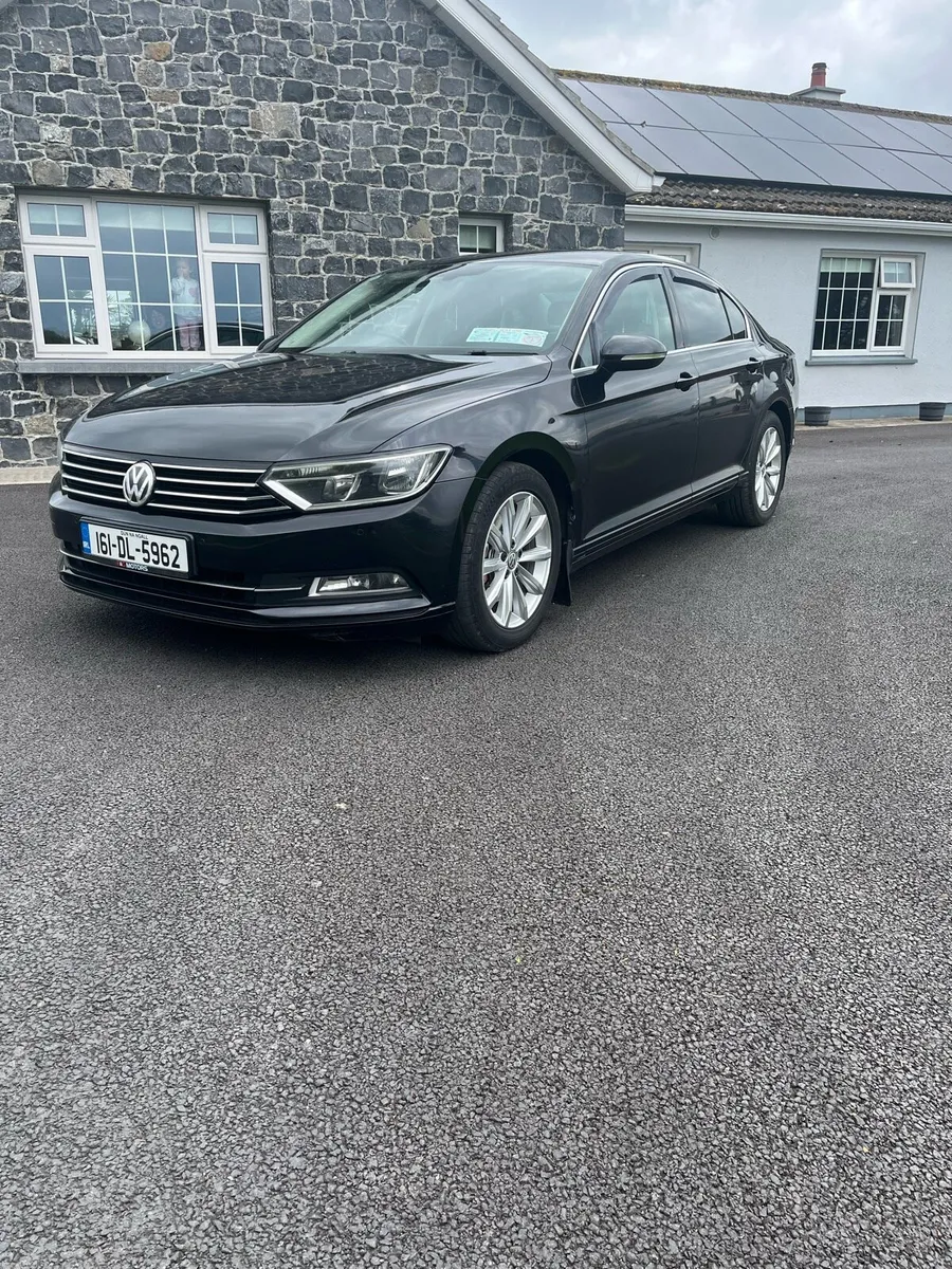 2016 Volkswagen Passat - Image 4