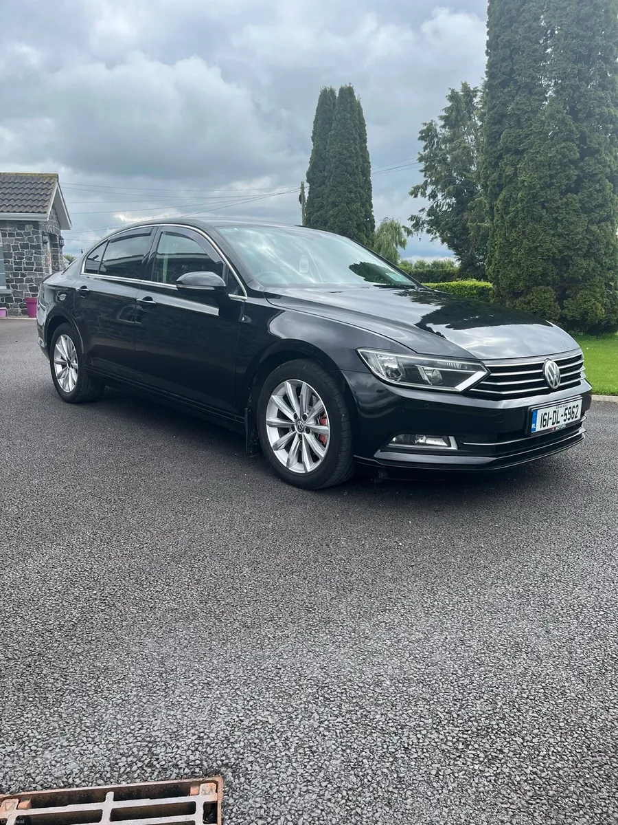 2016 Volkswagen Passat - Image 1