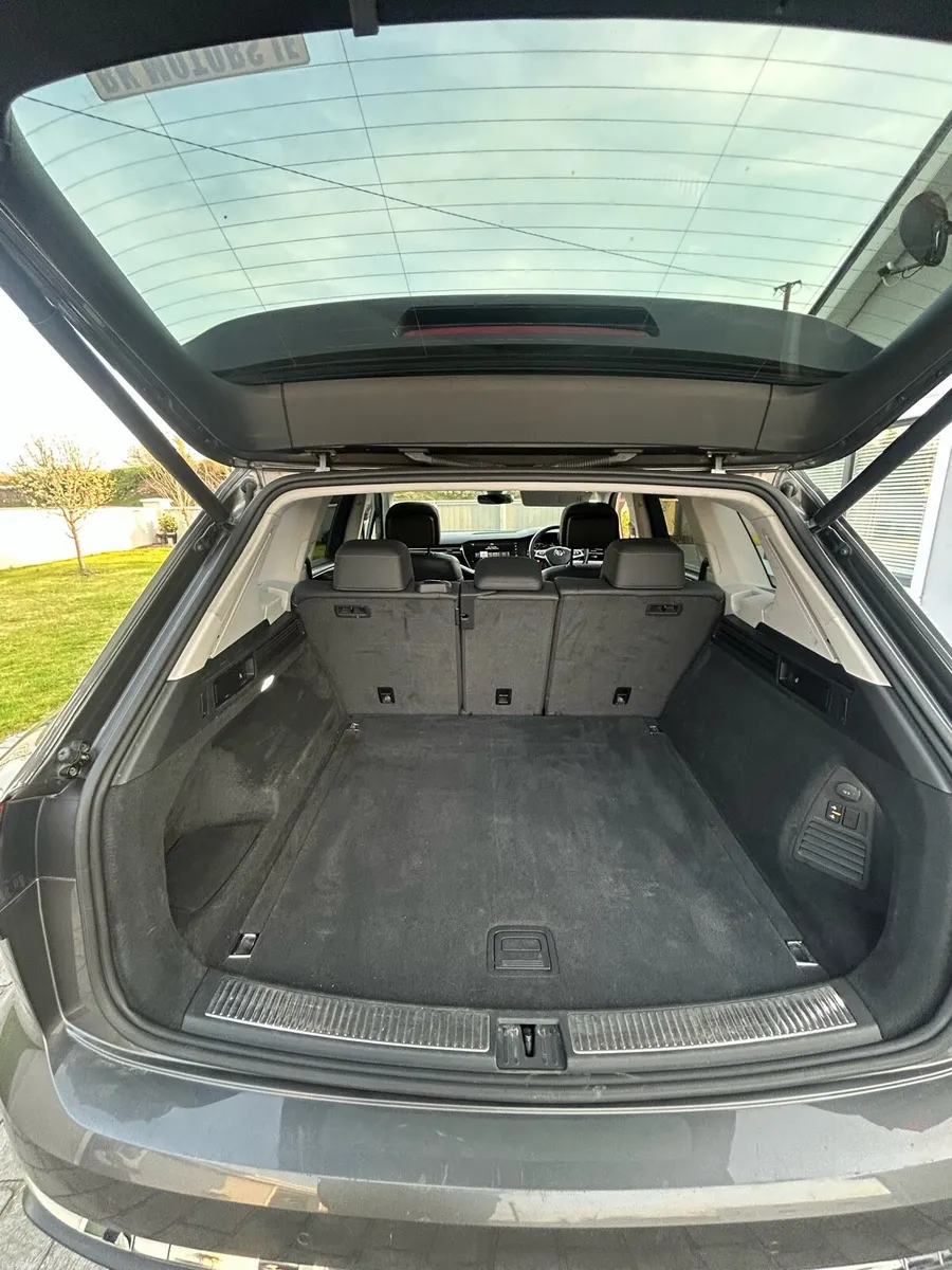 Volkswagen Touareg - Image 4