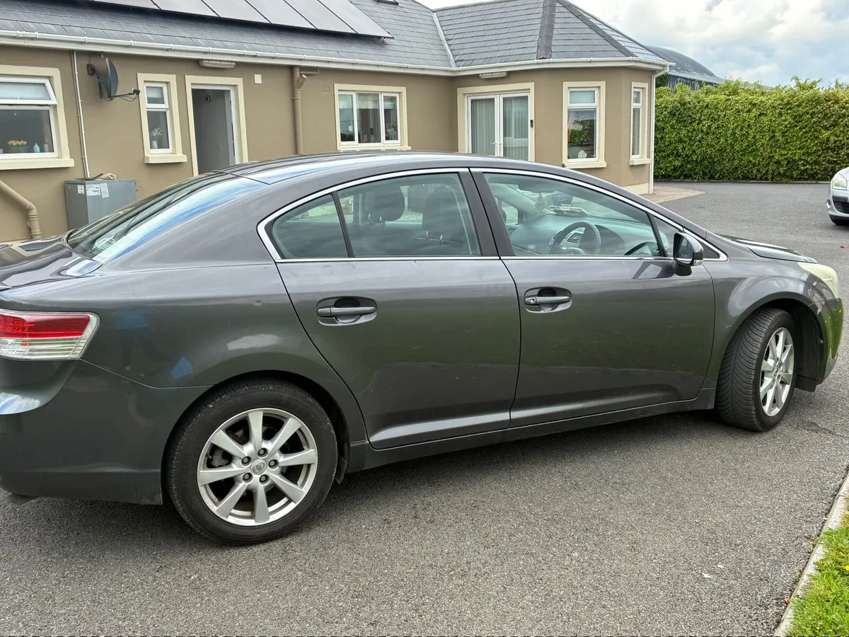 Toyota Avensis 2011 D4D - Image 4