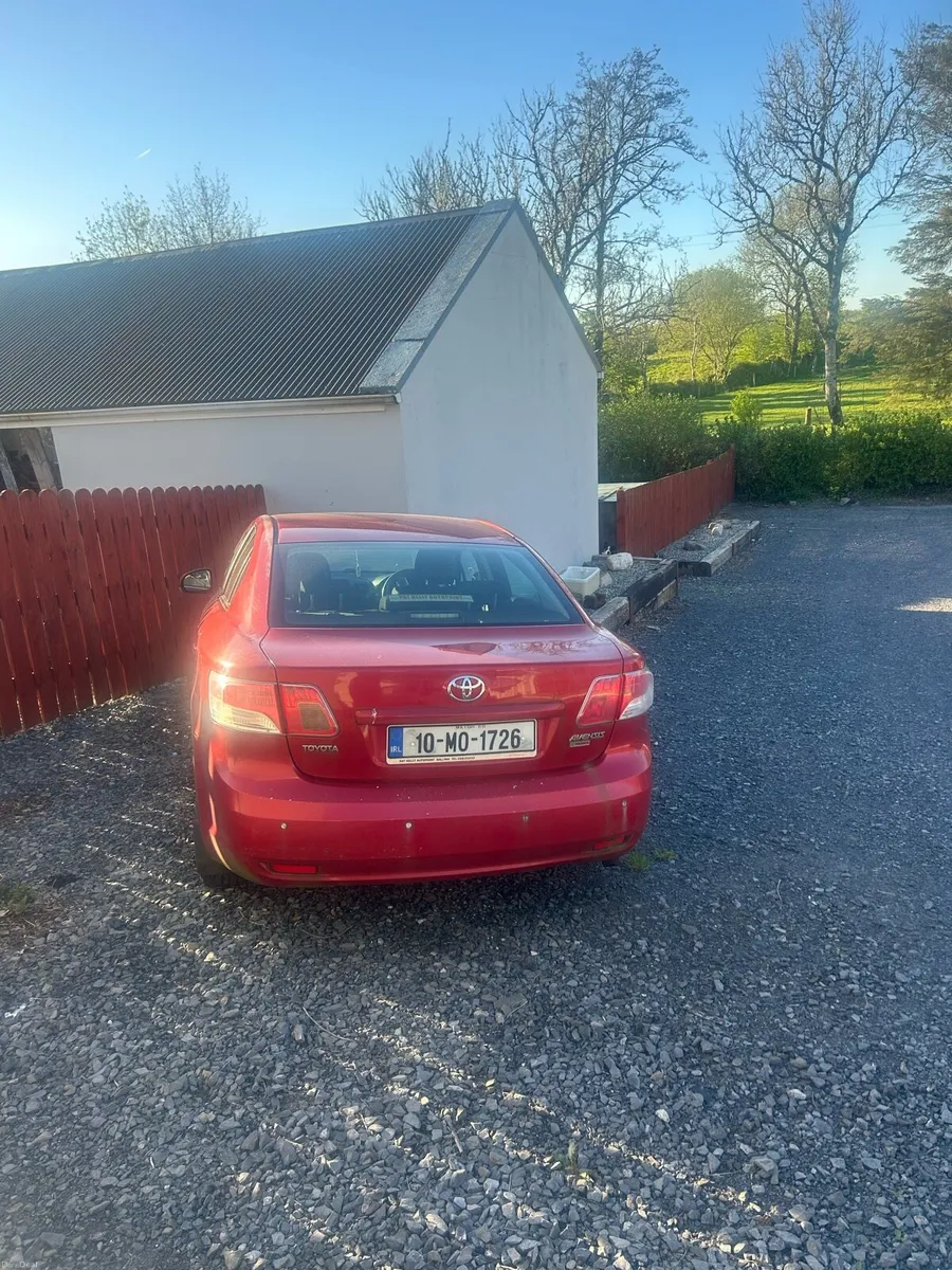 2010 Toyota Avensis - Image 2