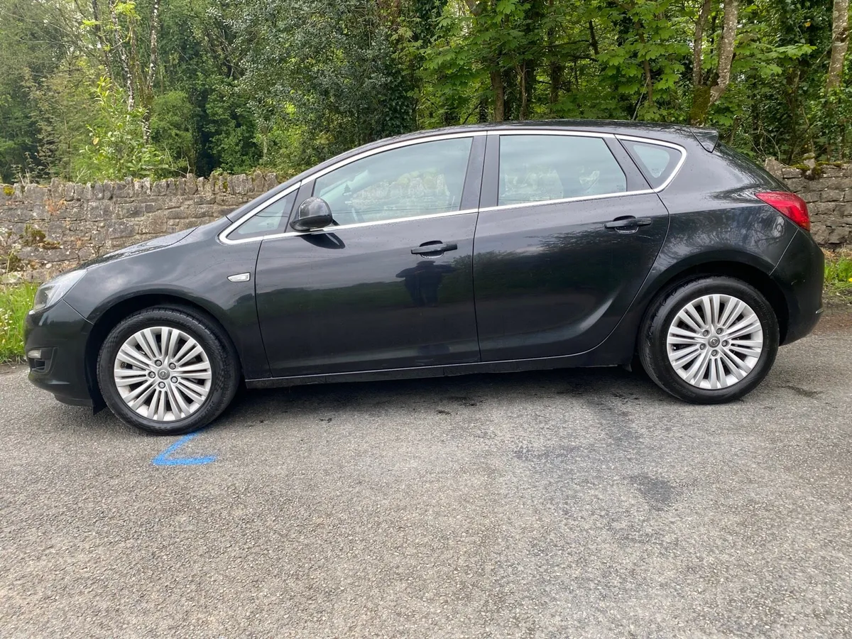 OPEL ASTA BLACK EDITION AS NEW 162 kms FSH - Image 3