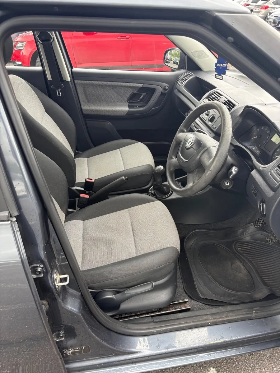 Skoda Fabia 2011 - Image 4