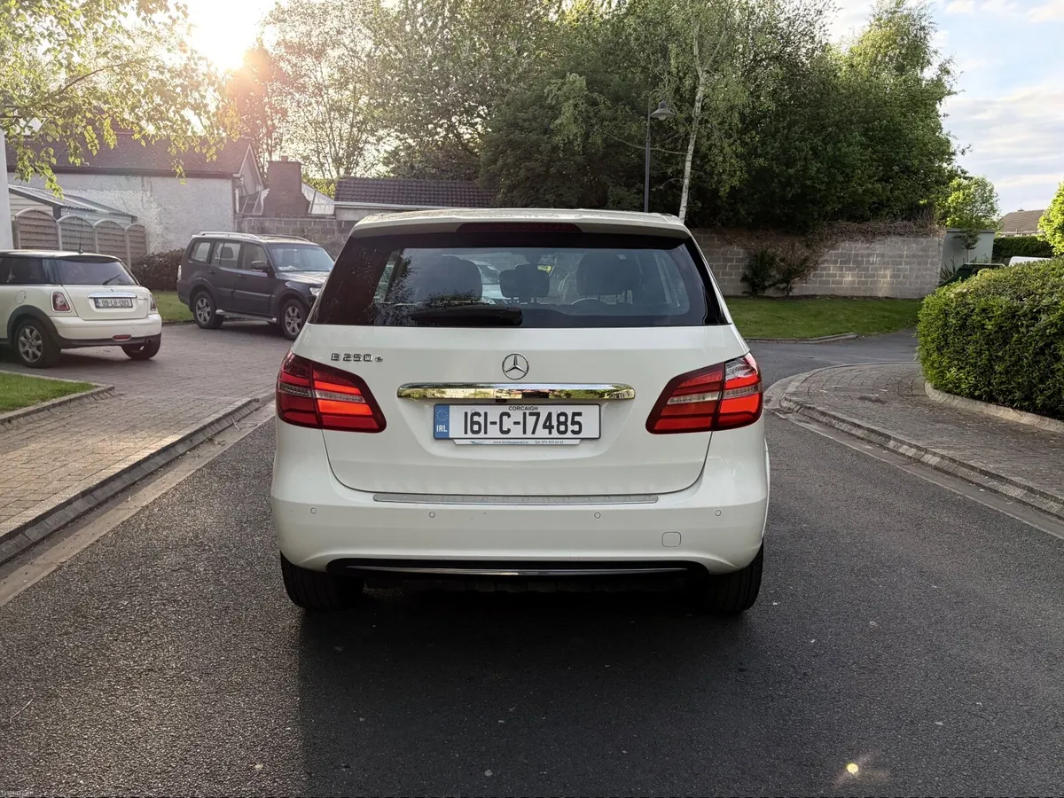 Mercedes-Benz B-Class 2016 - Image 4