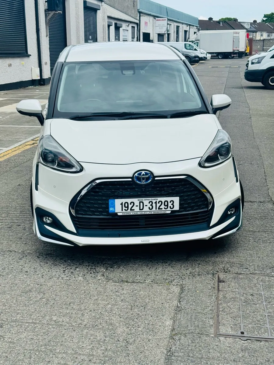 Toyota Sienta Hybird 7 Seater Superb 74k New NCT - Image 1