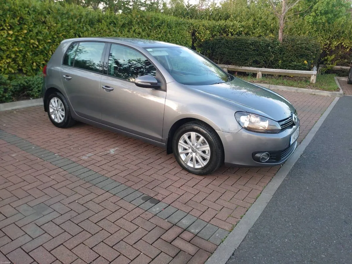 VW Golf Automatic 7800E - Image 1