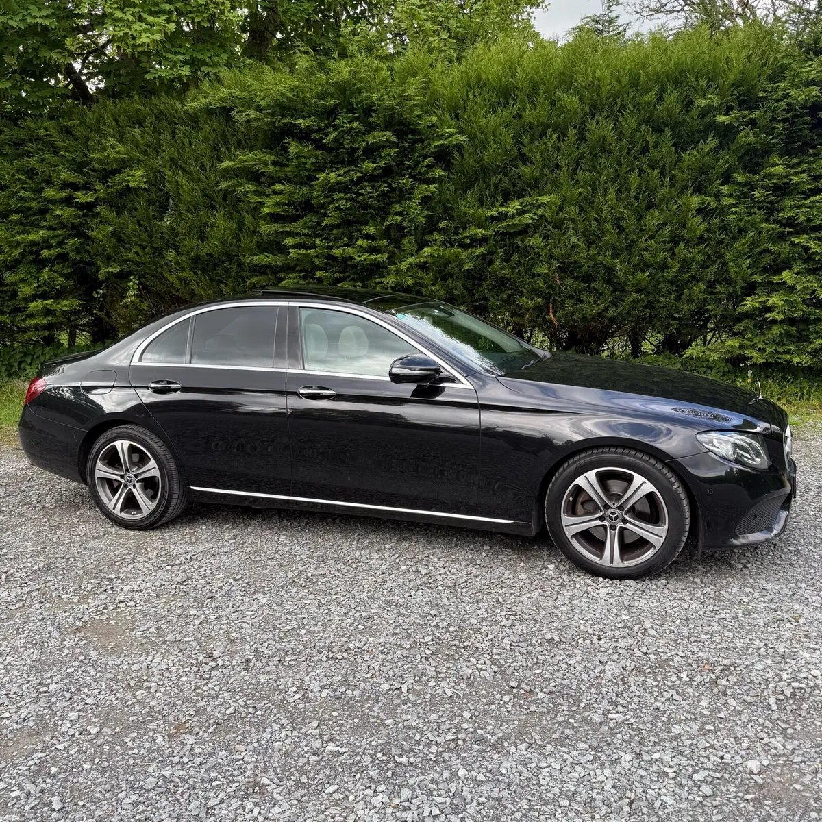Mercedes-Benz E220d Premium Plus Panoramic - Image 2