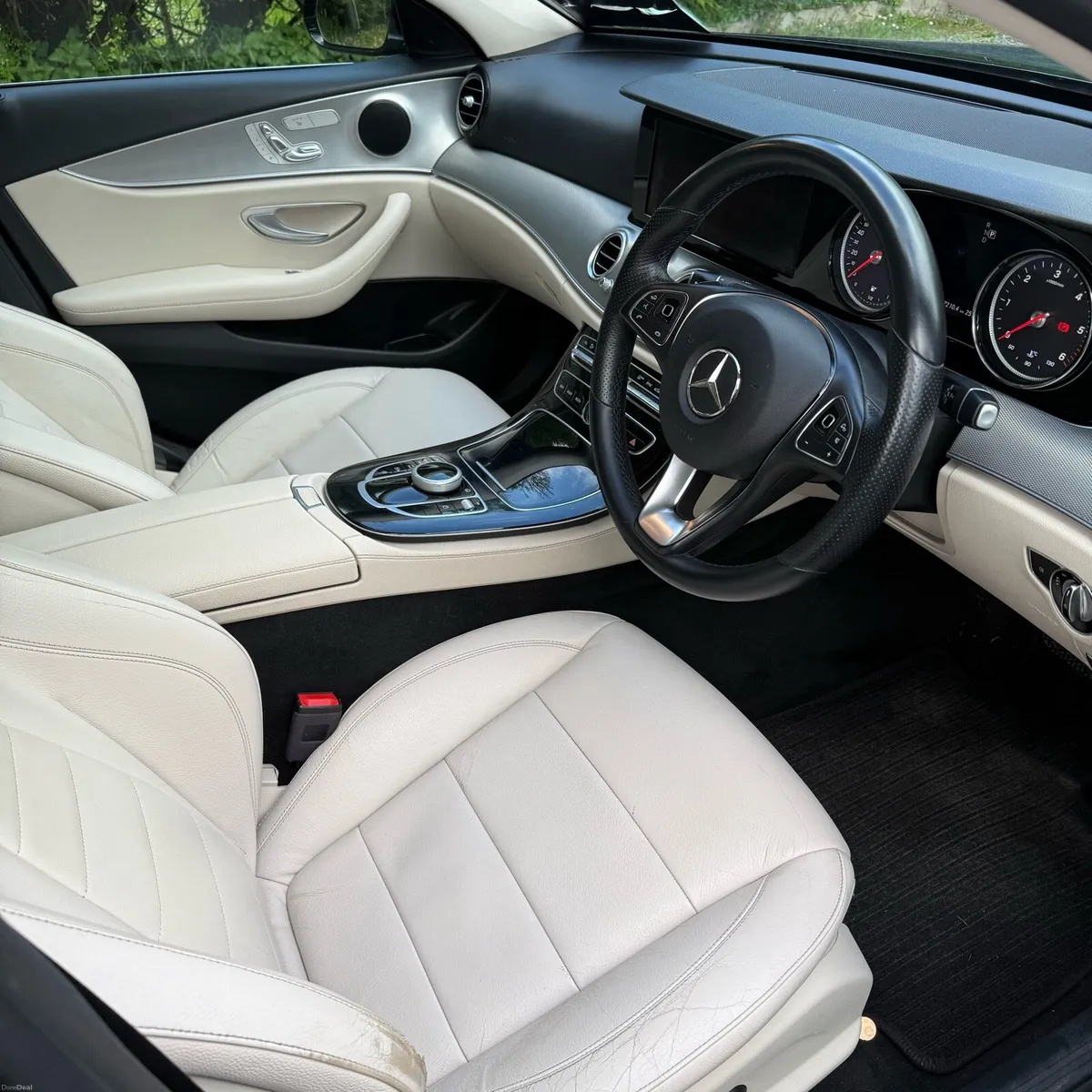 Mercedes-Benz E220d Premium Plus Panoramic - Image 5