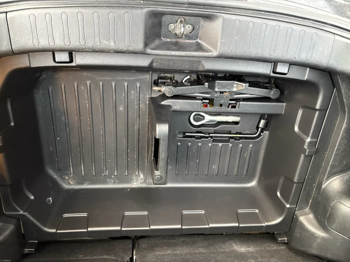 2014 Nissan juke - Image 2