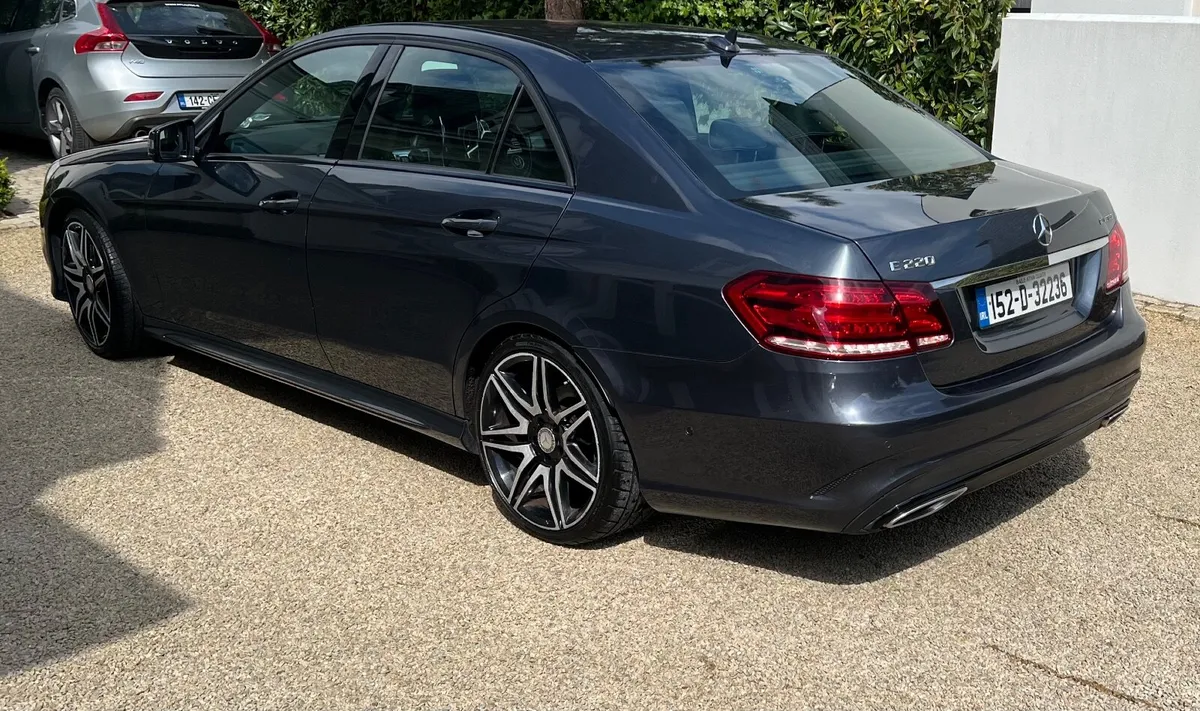 Mercedes-Benz E-Class 2015 - Image 4
