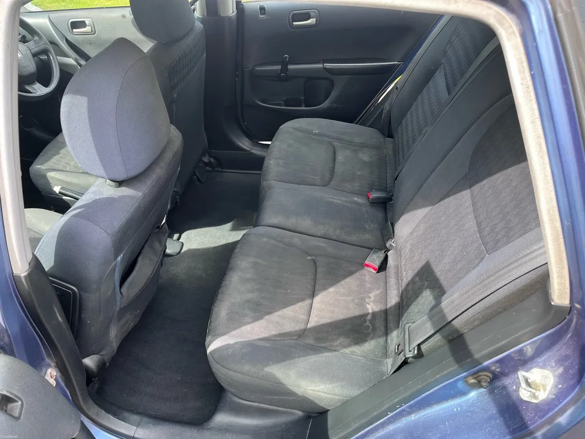 Car - Image 3