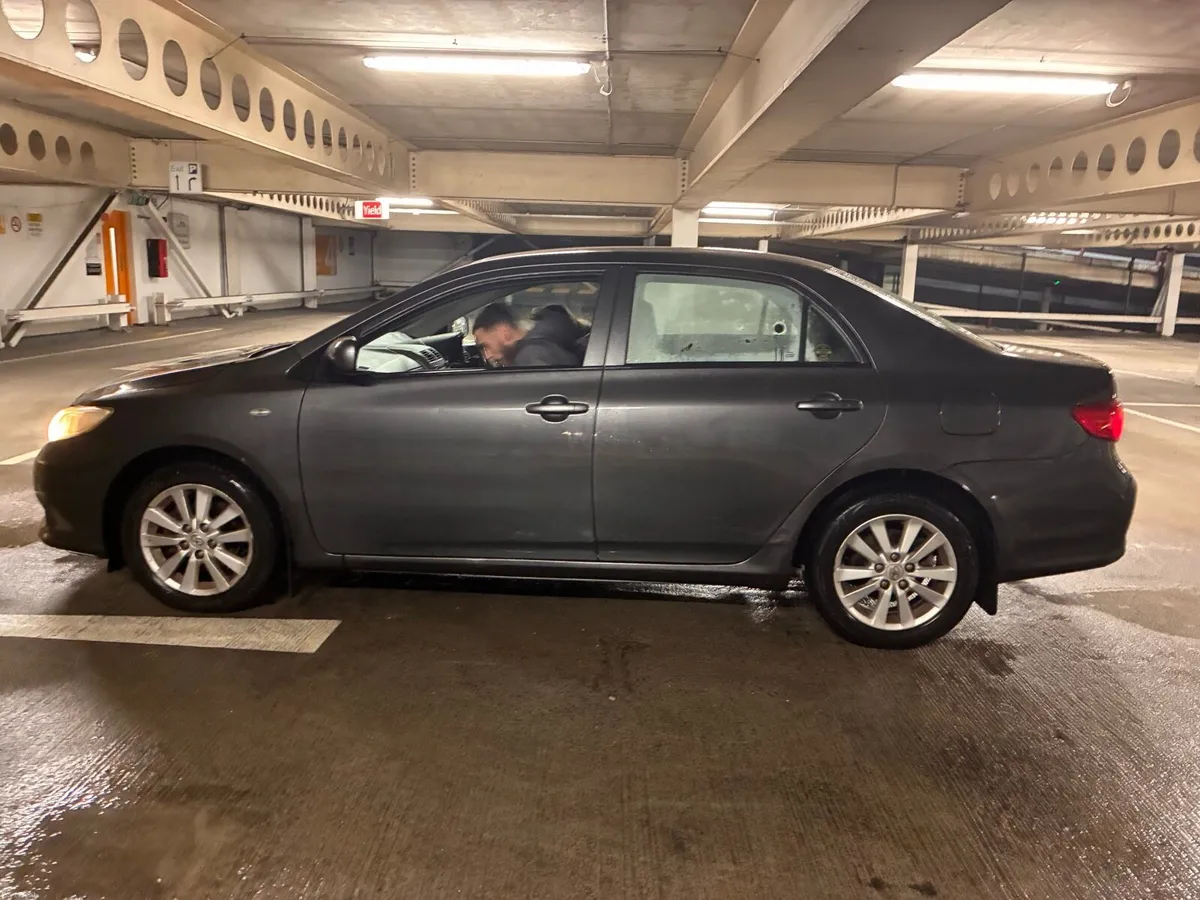 Toyota Corolla - Image 4