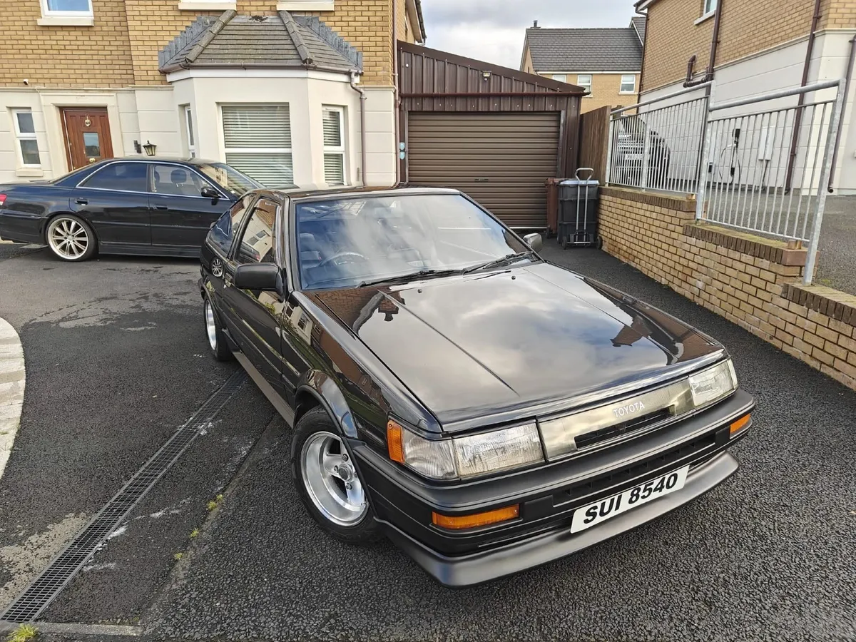 Toyota Corolla 1986 - Image 2
