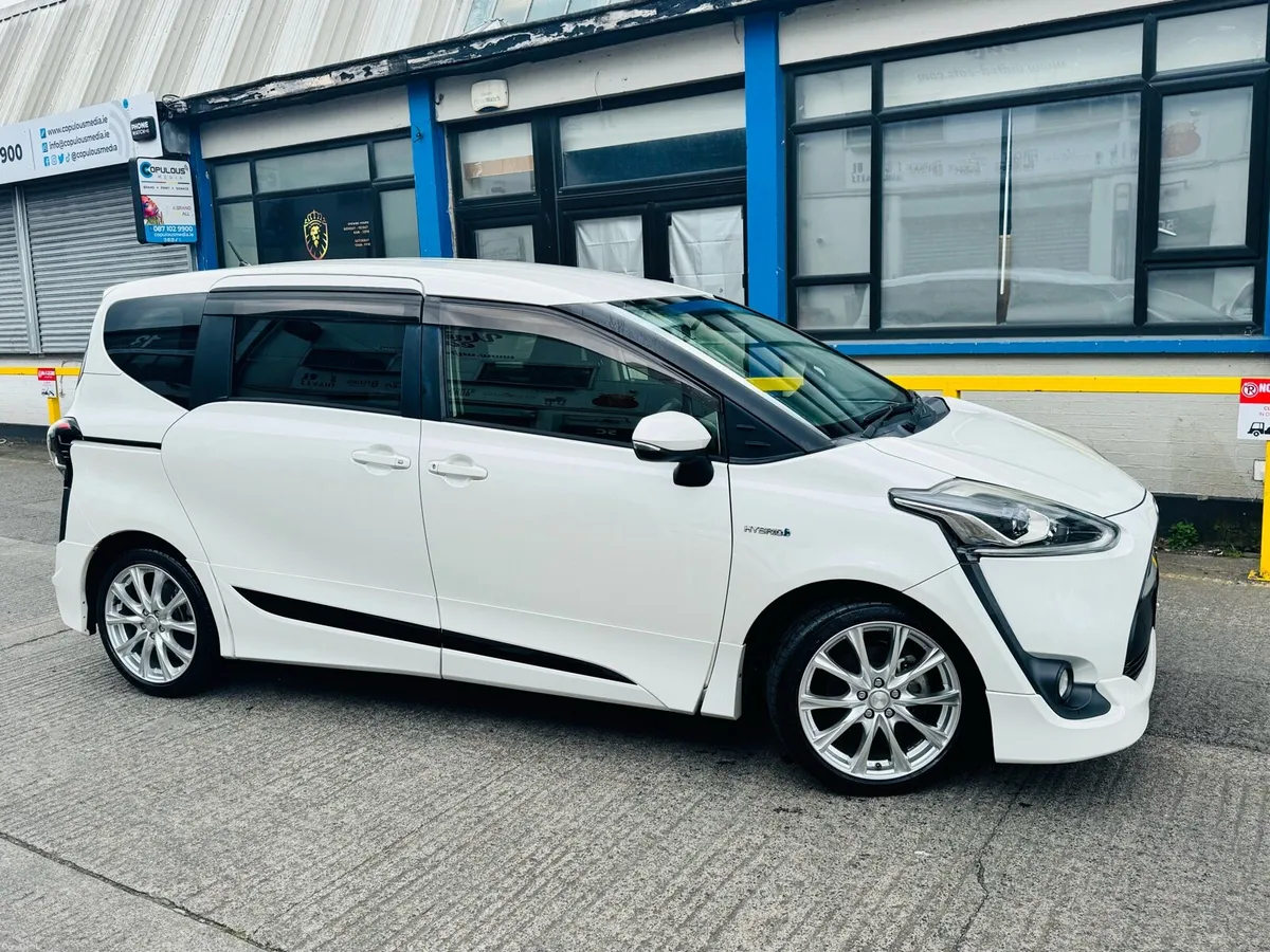 Toyota Sienta Hybrid 7 Seater Auto Excellent Cond - Image 2