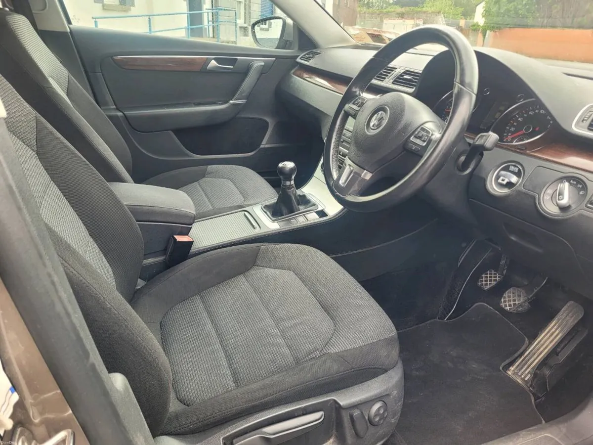 2012 VW PASSAT 1.6 TDI NEW NCT. 4/27. - Image 4