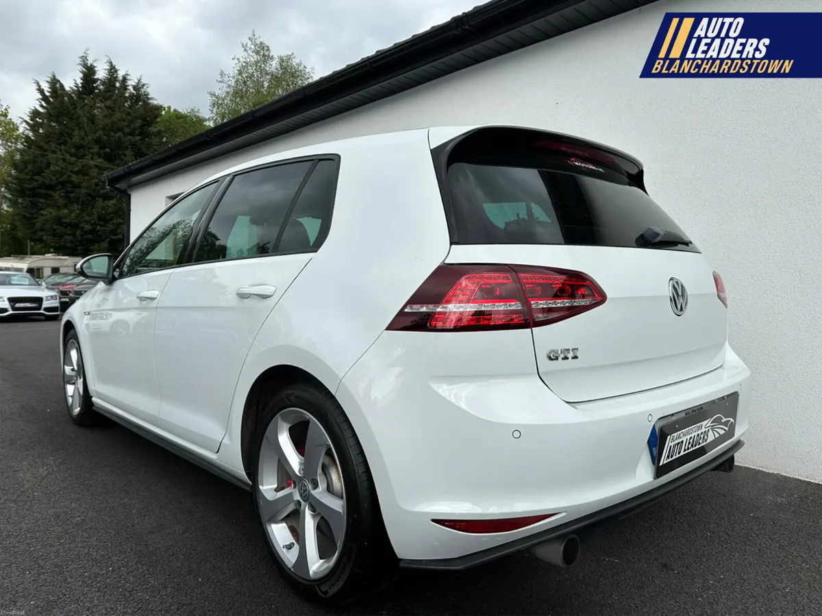 (142) VOLKSWAGEN GOLF 2.0TSI GTI AUTO LOW KM - Image 4
