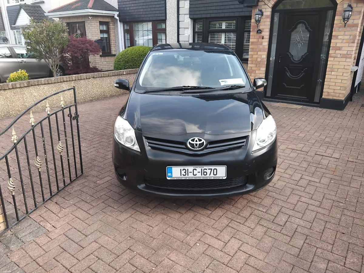 Toyota Auris 2013 - Image 1