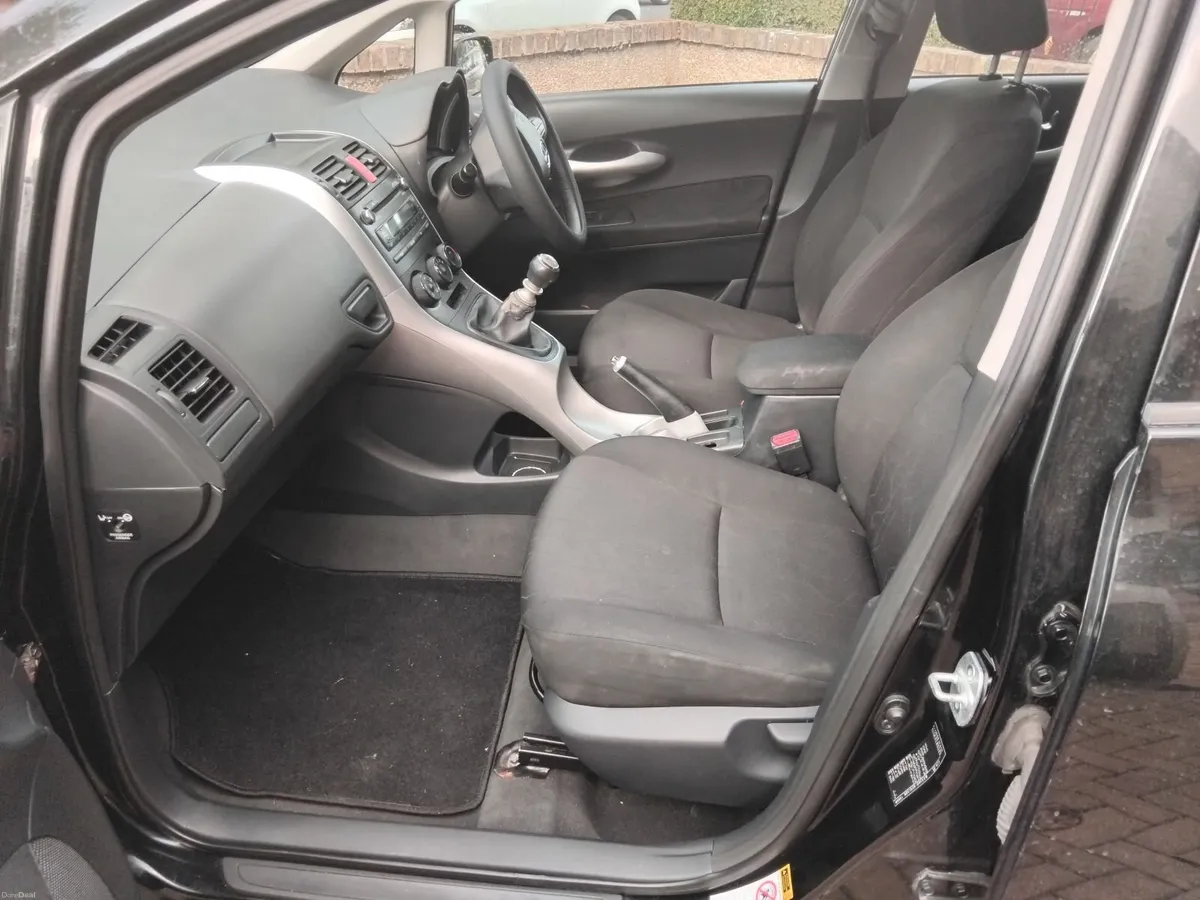 Toyota Auris 2013 - Image 4