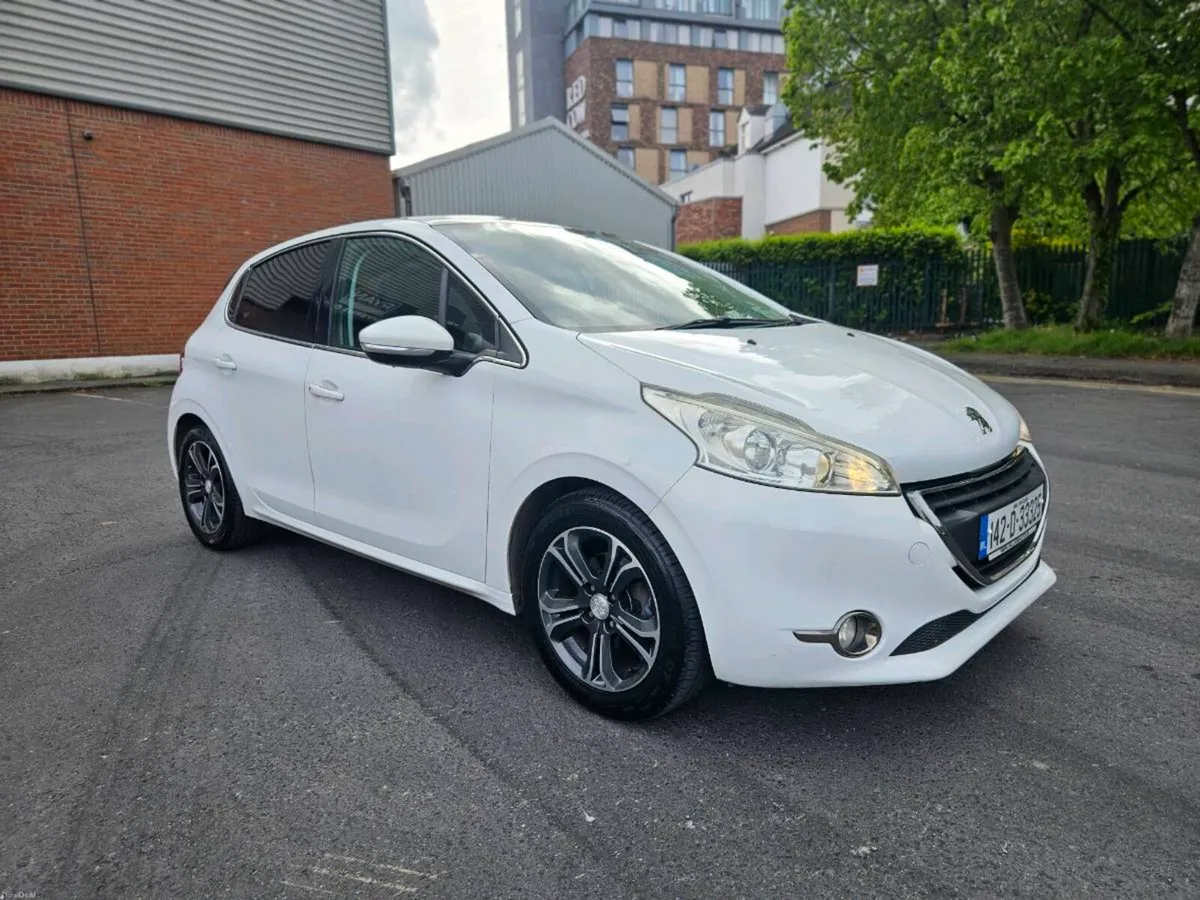 2014 Peugeot 208 AUTOMATIC, PAN ROOF - Image 1