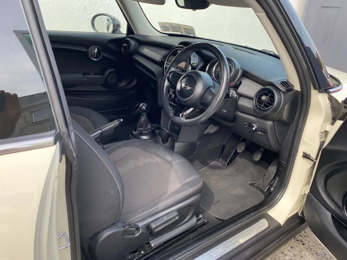 Mini Cooper D  Low kms Pepper white - Image 5