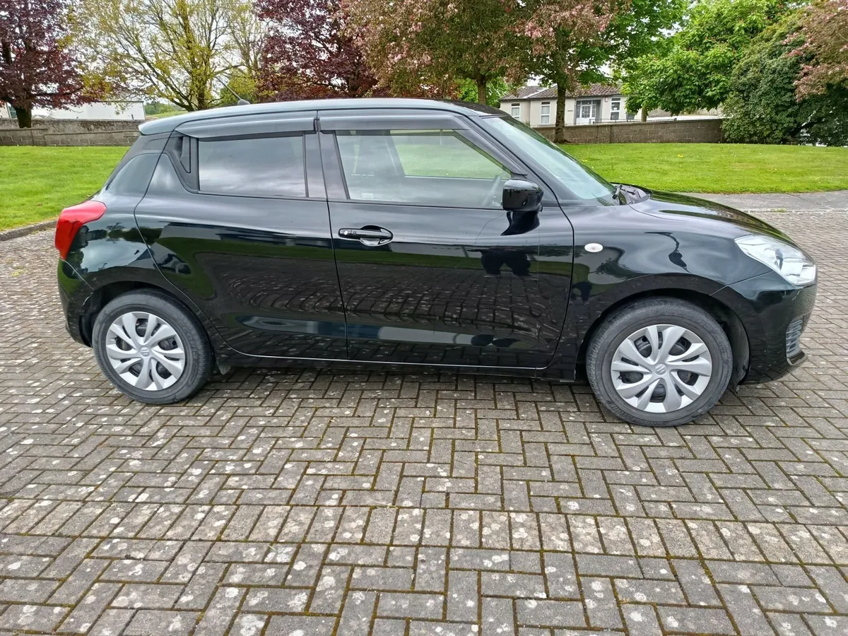 Car - Image 2
