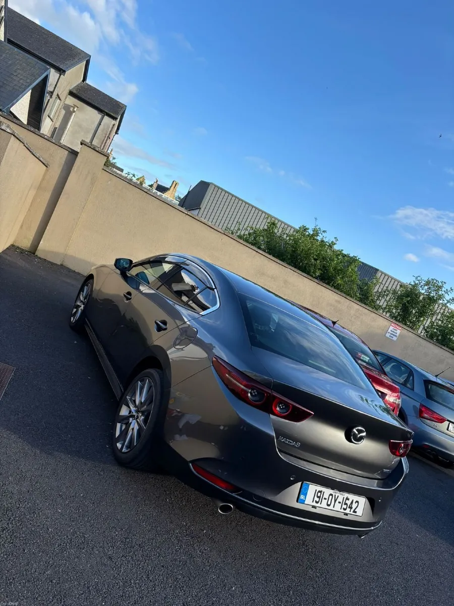 Mazda 3 - 2019 - Excellent condition - Image 1