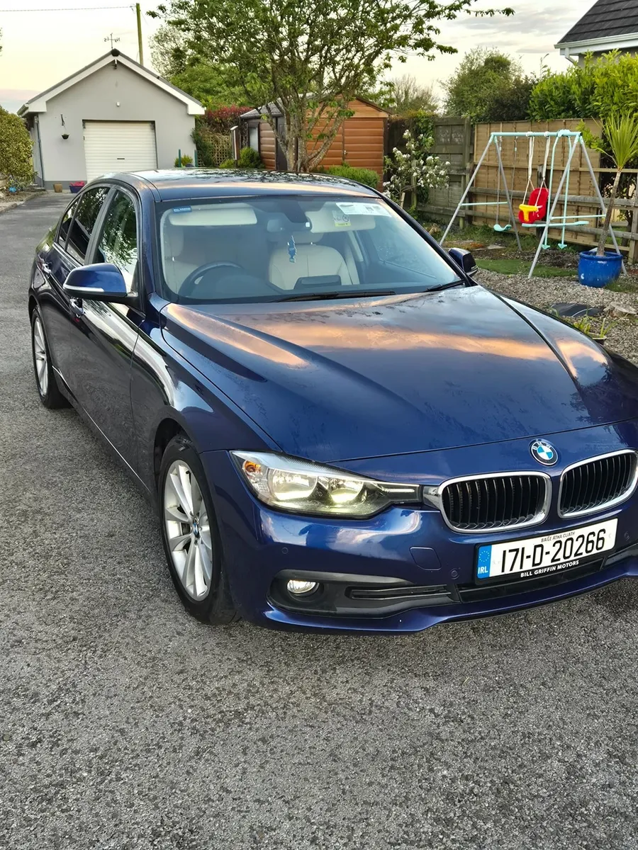 BMW 3-Series 2017 Black Pack - Image 1